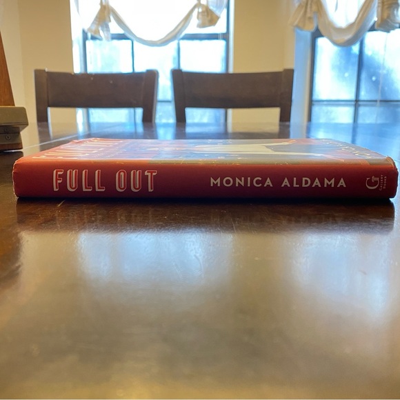 Full Out: Lessons in Leadership by Monica Aldama - EUC📖 - Picture 4 of 10